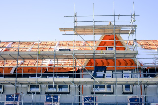 Before Hiring a Roofing Contractor