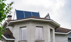 How to find a roof leak and fixing it? 3 house roof solar company - How to find a roof leak and fixing it?