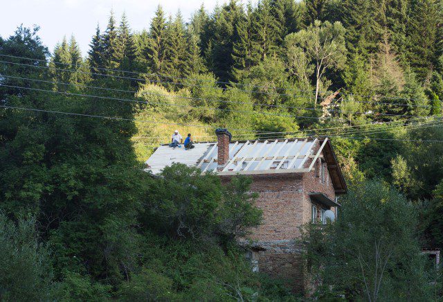 reliable roofing contractor